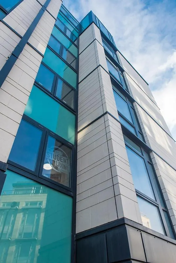 Bright Studios And Ensuite Bedrooms At Mcdonald Road In Edinburgh