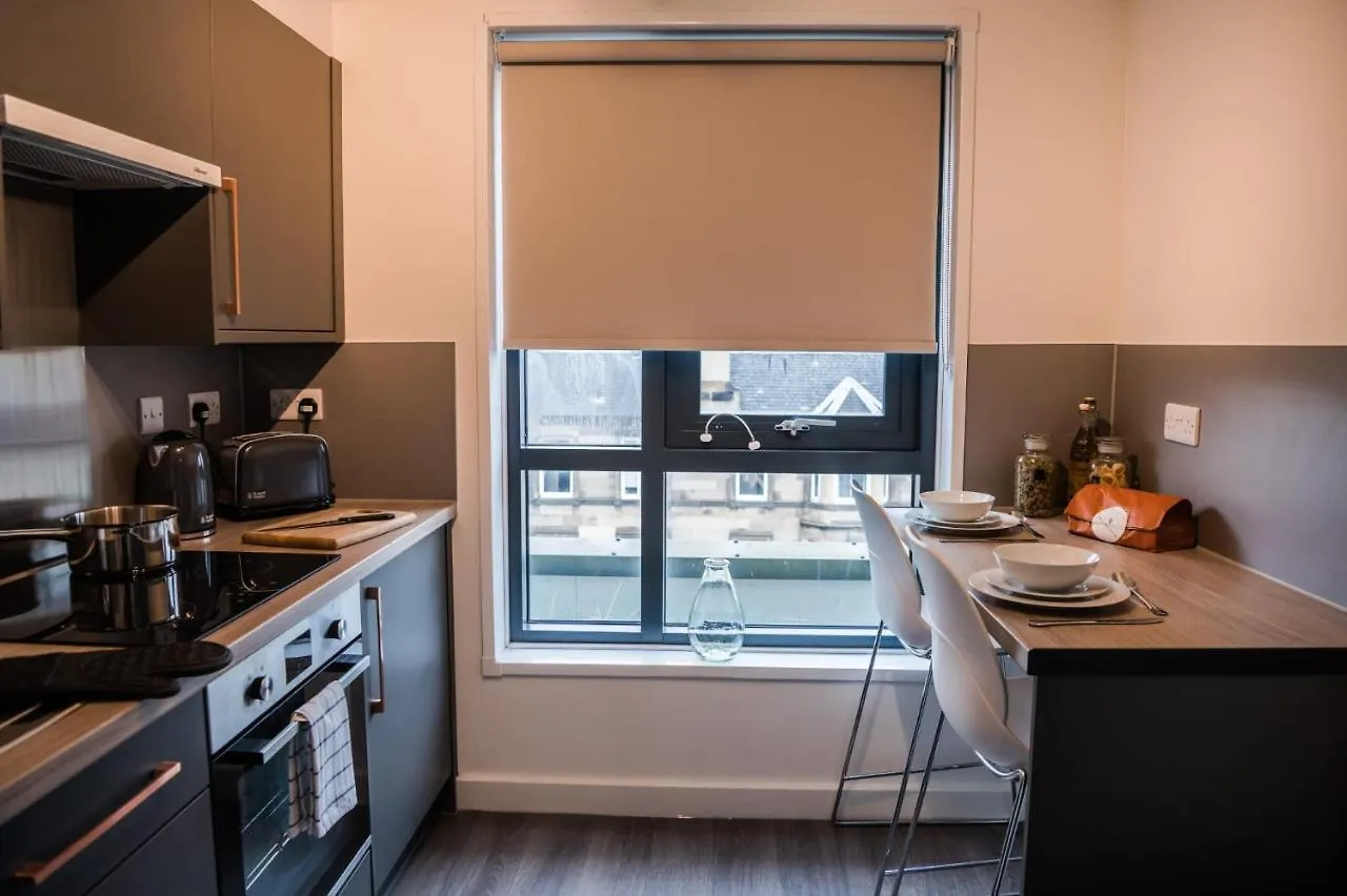 Bright Studios And Ensuite Bedrooms At Mcdonald Road In Edinburgh Apartment