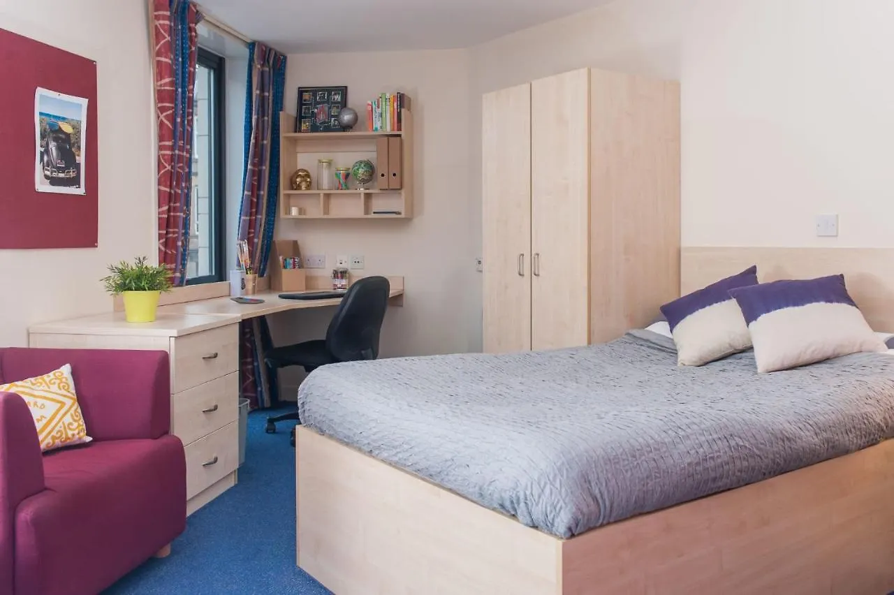 Apartment Bright Studios And Ensuite Bedrooms At Mcdonald Road In Edinburgh