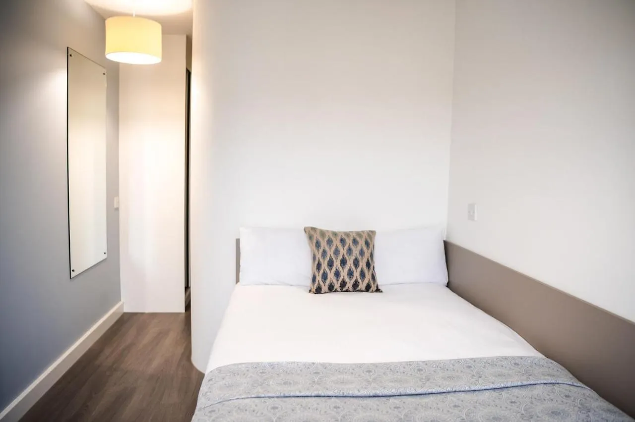 Apartment Bright Studios And Ensuite Bedrooms At Mcdonald Road In Edinburgh