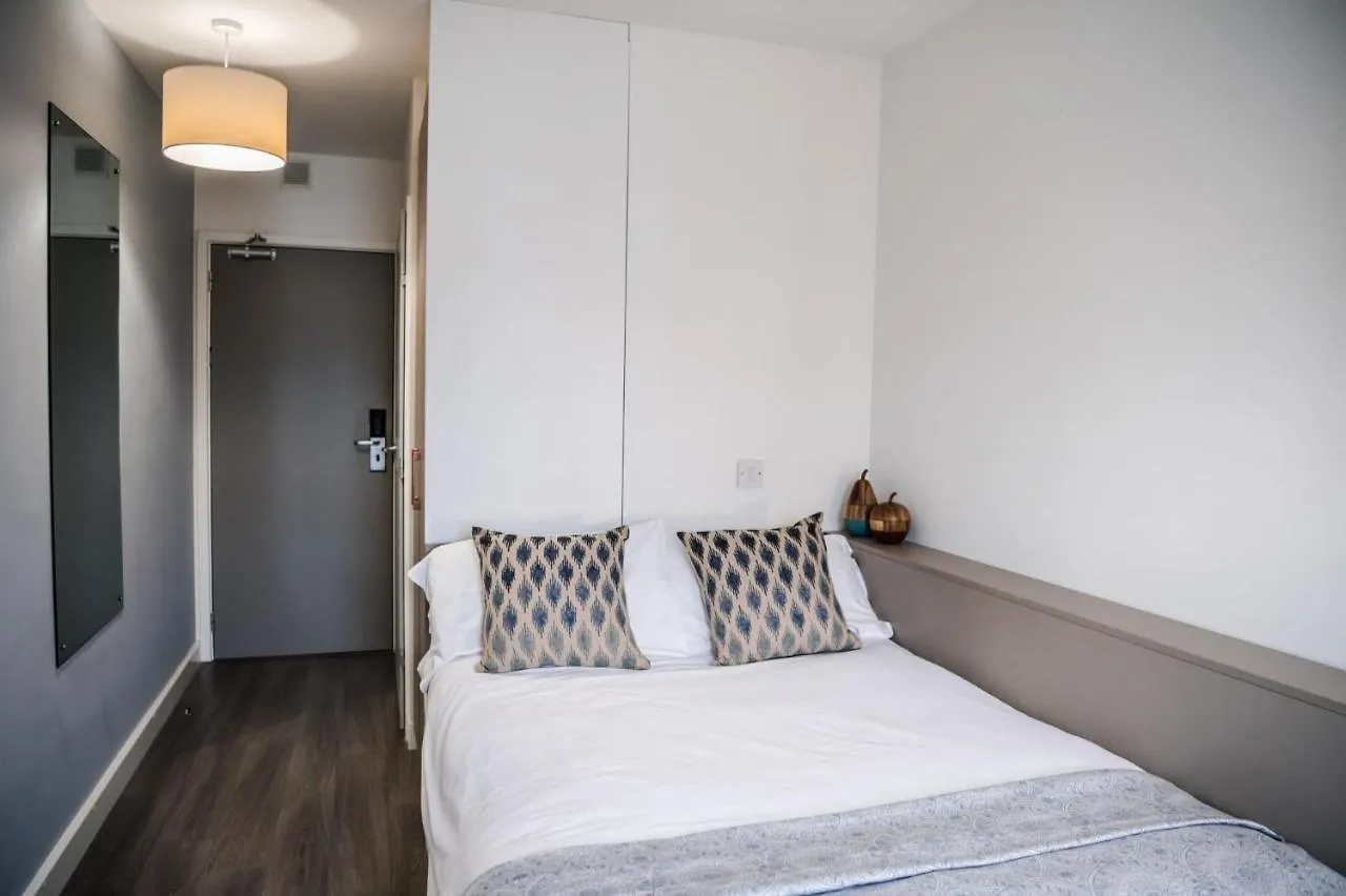 Apartment Bright Studios And Ensuite Bedrooms At Mcdonald Road In Edinburgh United Kingdom
