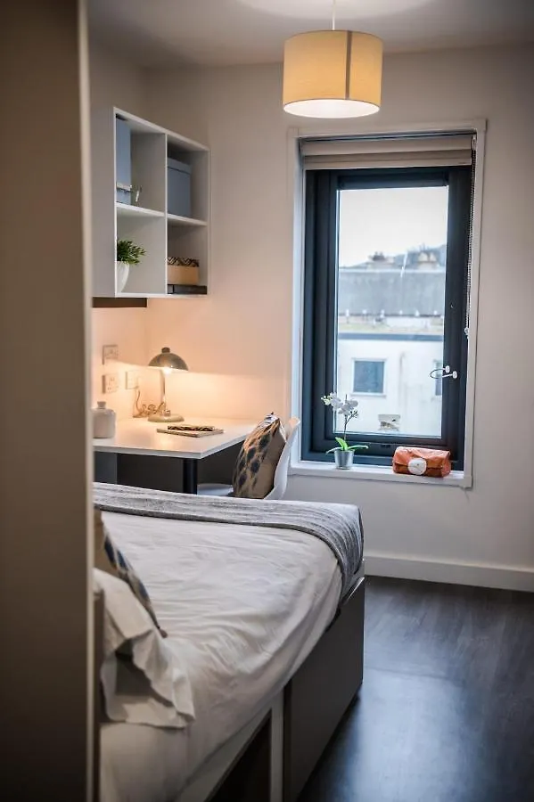 Apartment Bright Studios And Ensuite Bedrooms At Mcdonald Road In Edinburgh