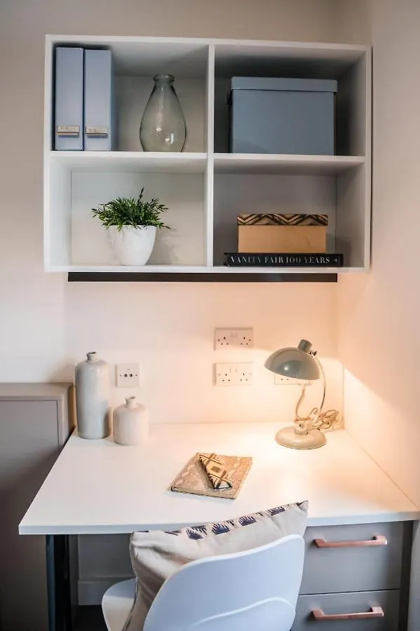 Bright Studios And Ensuite Bedrooms At Mcdonald Road In Edinburgh