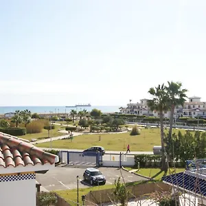 https://apartamento-con-terraza-y-piscina-a-300m-de-playa.es-andalucia.com