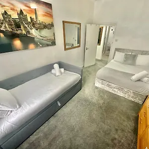 Homely In The Heart Of Town Centre - Sleeps 6 Bournemouth