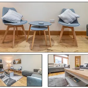 Spacious 3 Bed Townhouse With Parking Edinburgh