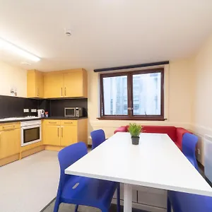 Joivy Economy 4 And 5 Bed Flats, Close To Old Town And Royal Mile - Adults Only Edinburgh