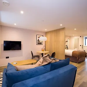 Charming Near Holyrood Park & Calton Hill Appartement