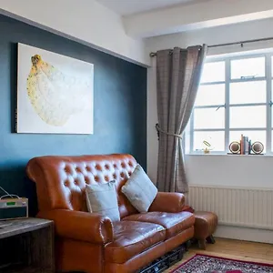https://beautifully-decorated-1-bedroom-flat-by-spitalfields-london.brighton-hotels-england.com