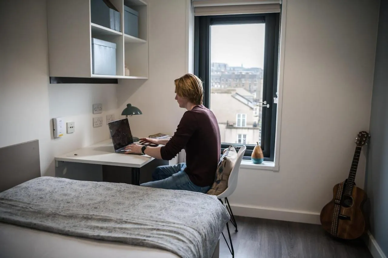 Apartman Bright Studios And Ensuite Bedrooms At Mcdonald Road In Edinburgh