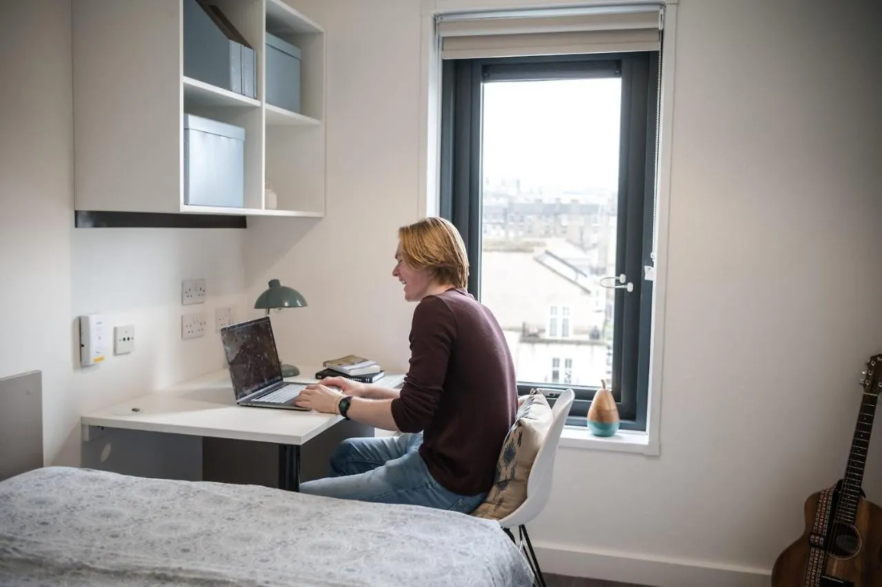 Apartman Bright Studios And Ensuite Bedrooms At Mcdonald Road In Edinburgh